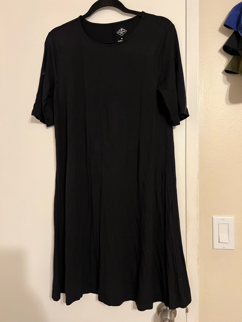 St. John's Bay Black Short Sleeve Shift Dress